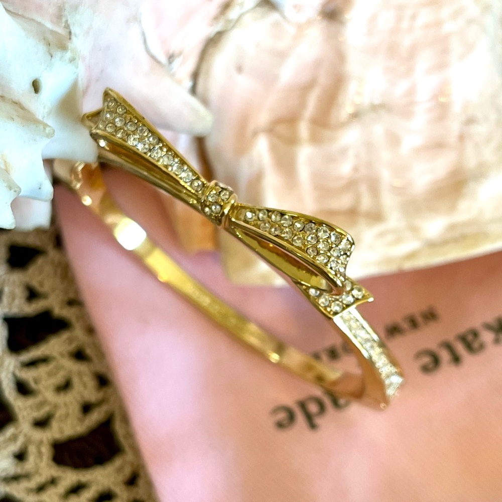 Like NEW!! Large Rhinestone Bow “Love Notes” Kate Spade Bracelet